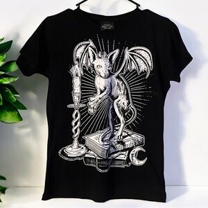Restyle winged cat T-shirt size M